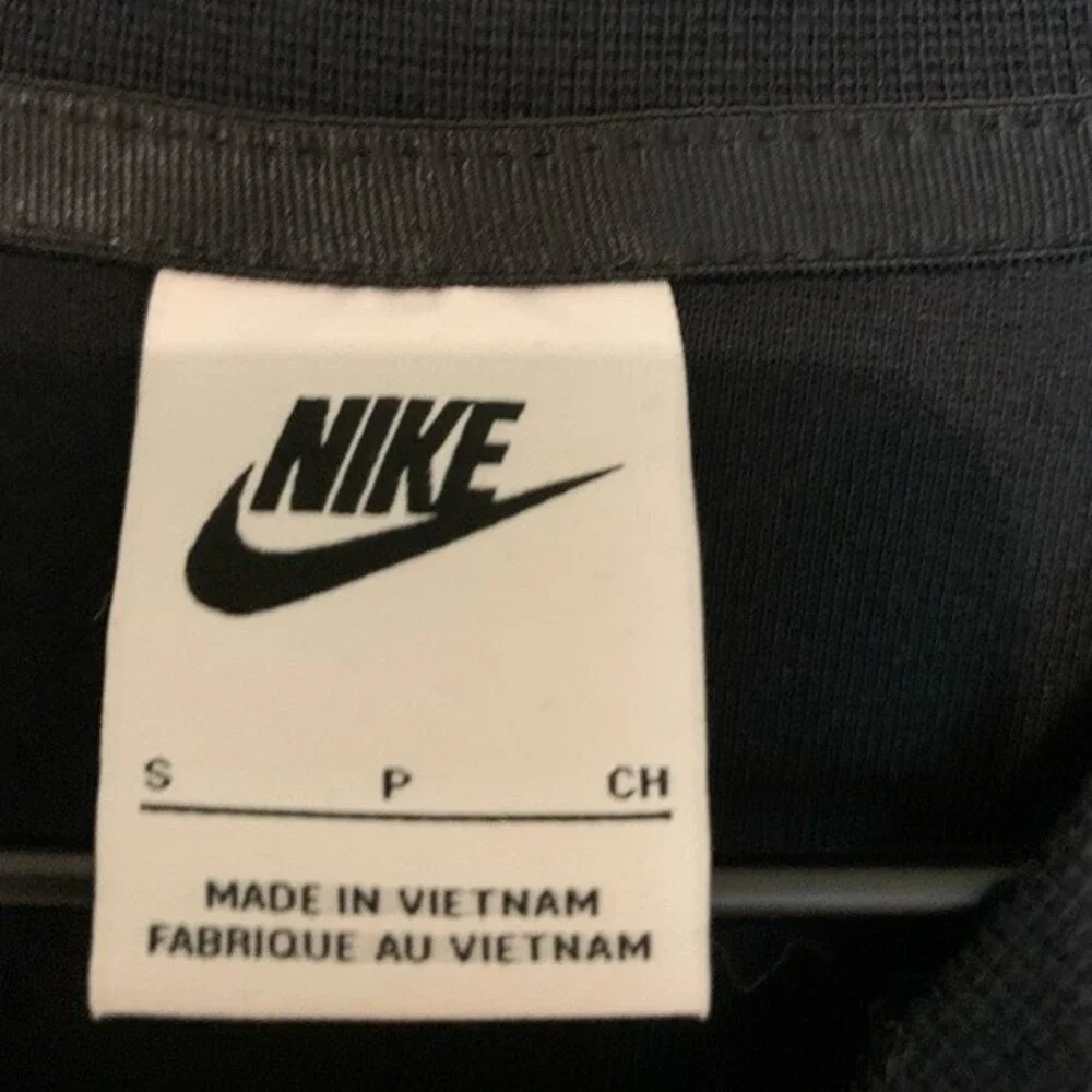 NWOT Nike Sportswear 